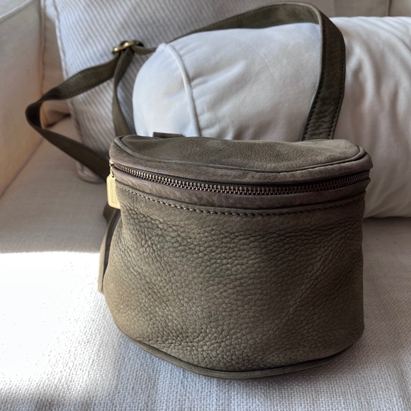 ON HOLD vintage coach sonoma fishing creel in SAGE nubuc suede - Picture 9 of 9